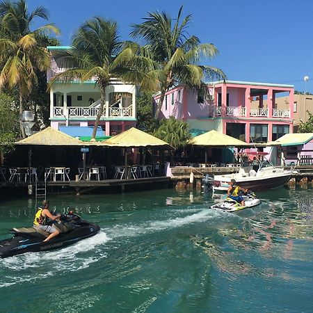 Mamacitas Guest House Isla Culebra ภายนอก รูปภาพ