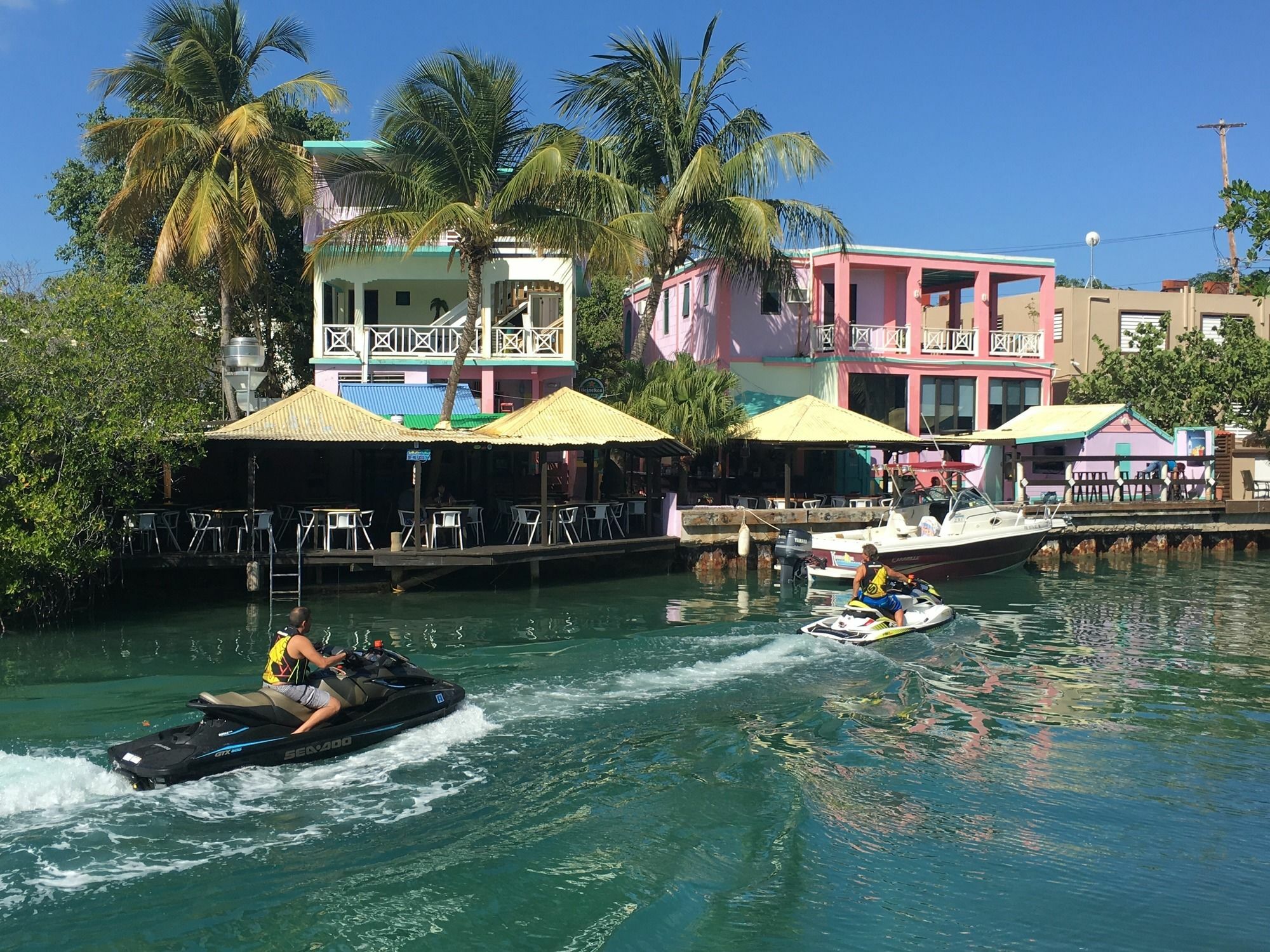 Mamacitas Guest House Isla Culebra ภายนอก รูปภาพ